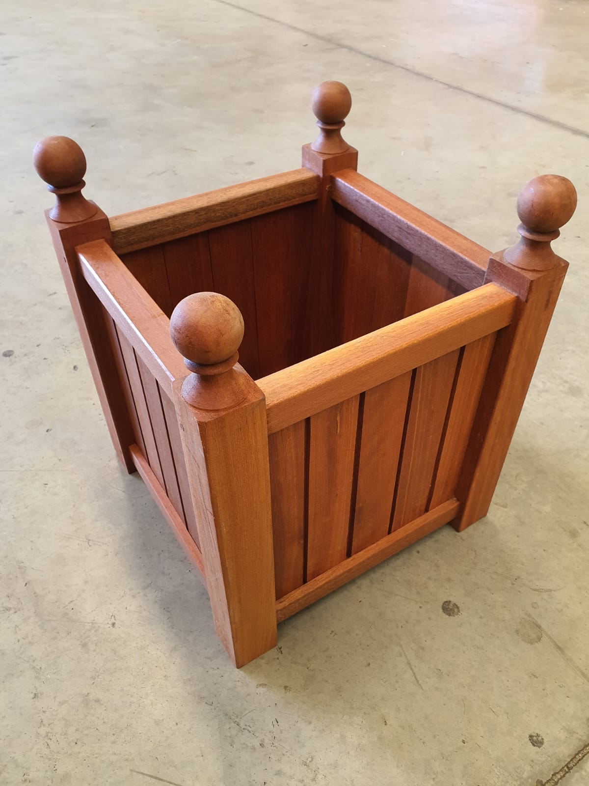 Bangkirai Readymade Planter (35 x 35 x 33 cm)