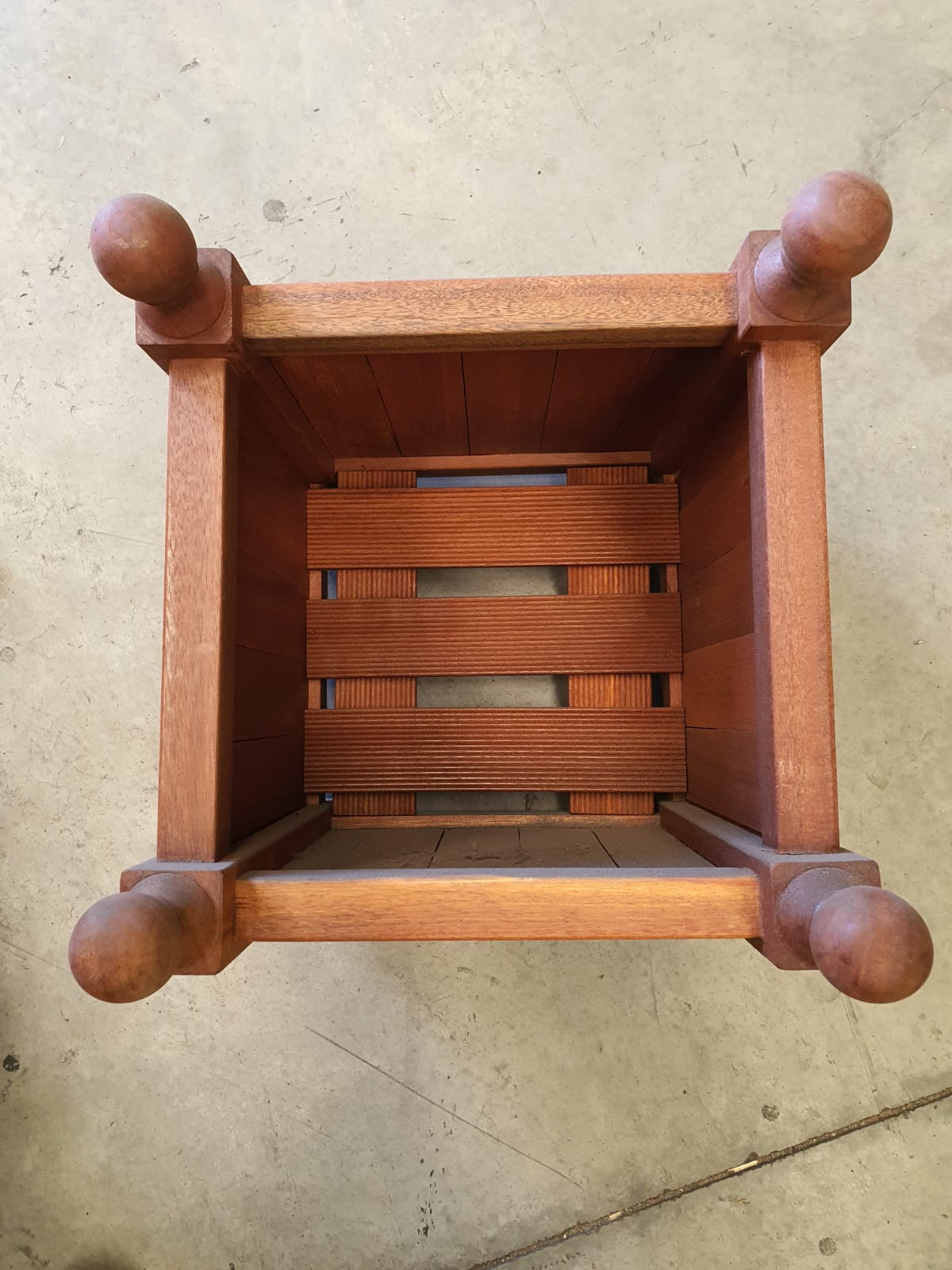 Bangkirai Readymade Planter (35 x 35 x 33 cm)
